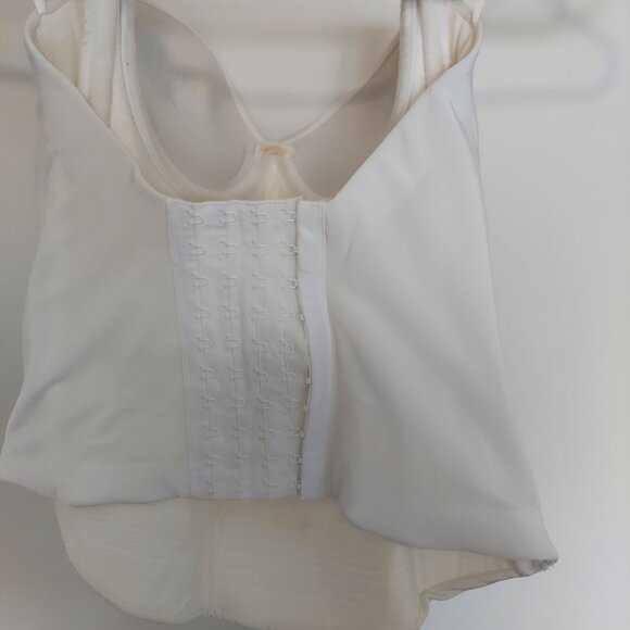 Corset - Picture 4 of 4